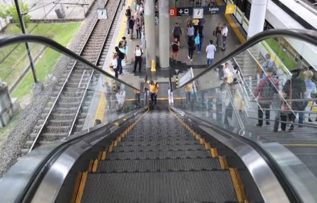 escaleras metro de medellín se renuevan en dos estaciones (1)