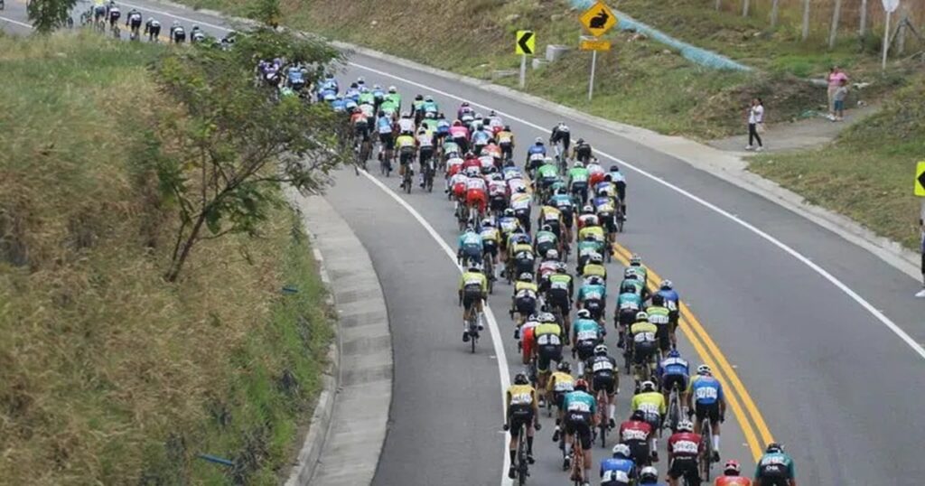 ALT: Cierre de la vía Manizales Jericó por la Vuelta a Colombia