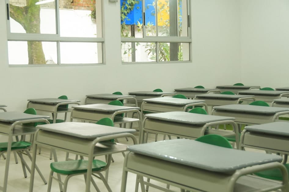 Alcaldía de Medellín entrega renovada la Sección Escuela Santísima Trinidad en Guayabal.