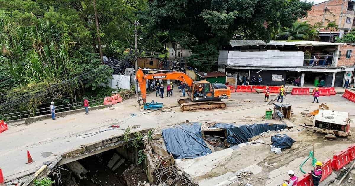 Demolición del puente La Limona en la conexión entre Itagüí y San Antonio de Prado.