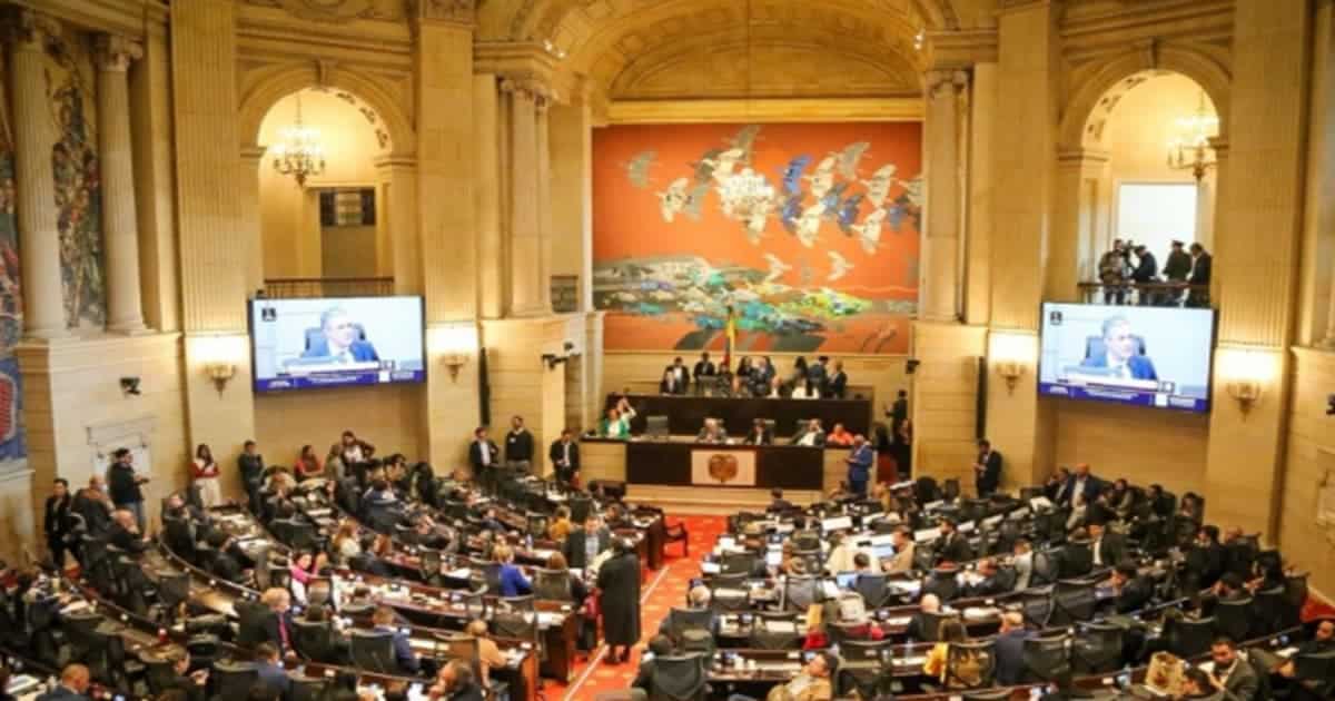 Debate de los partidos políticos en el Congreso sobre la Ley de Rescate Fiscal.