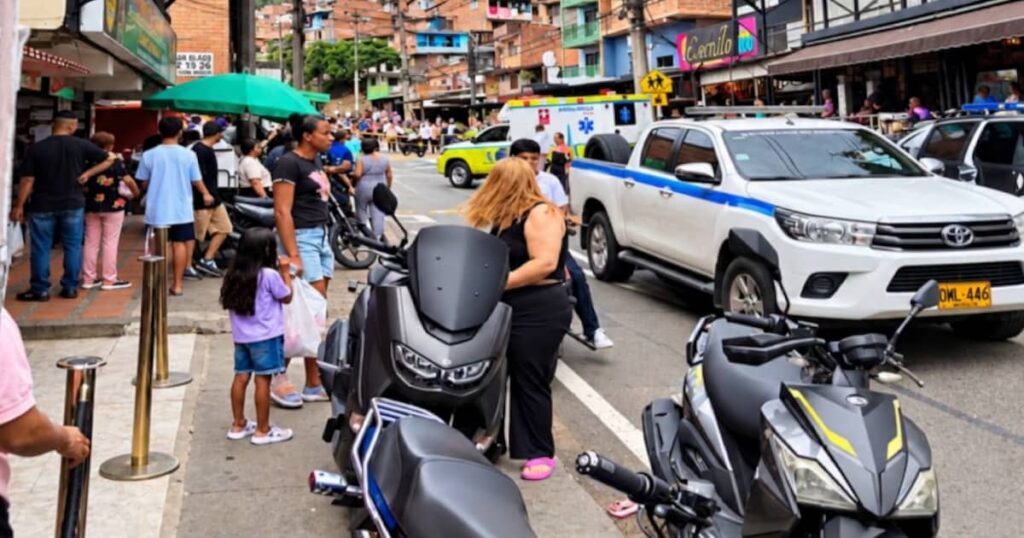 Vía del barrio Manrique San Blas, en Medellín, donde se reportó un accidente de tránsito mortal. Copiar ALT